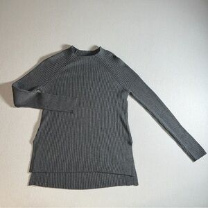 Elie Tahari Ribbed Long Sleeve Mock Neck Grey Top w/ Split Hem, Size Large